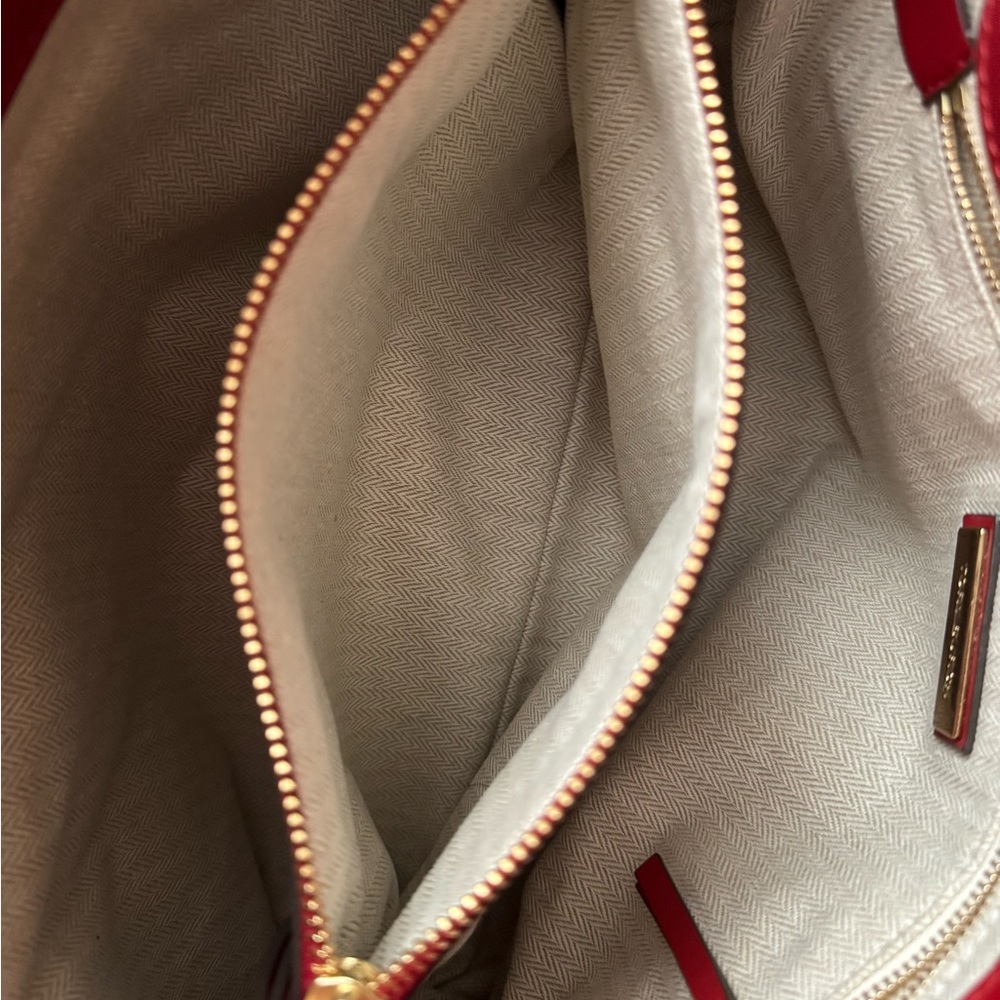 Tory Burch Quilted Red Leather Shoulder Bag with Gold Chain - Picture 8 of 11